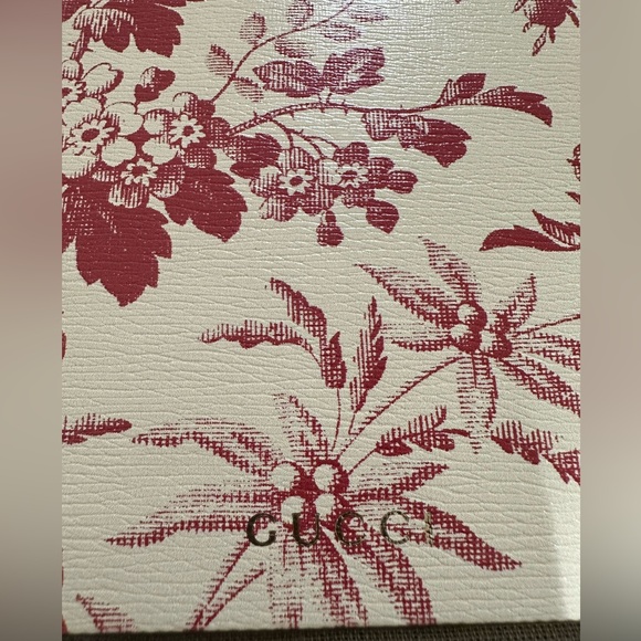 Gucci Notebook - Picture 2 of 14